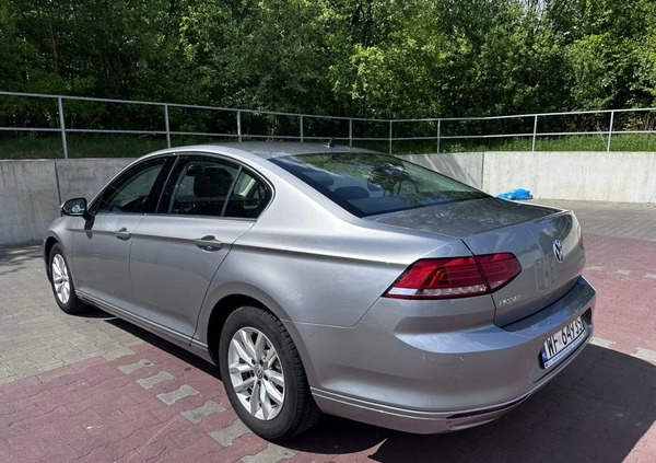 Volkswagen Passat cena 68300 przebieg: 135500, rok produkcji 2018 z Częstochowa małe 326